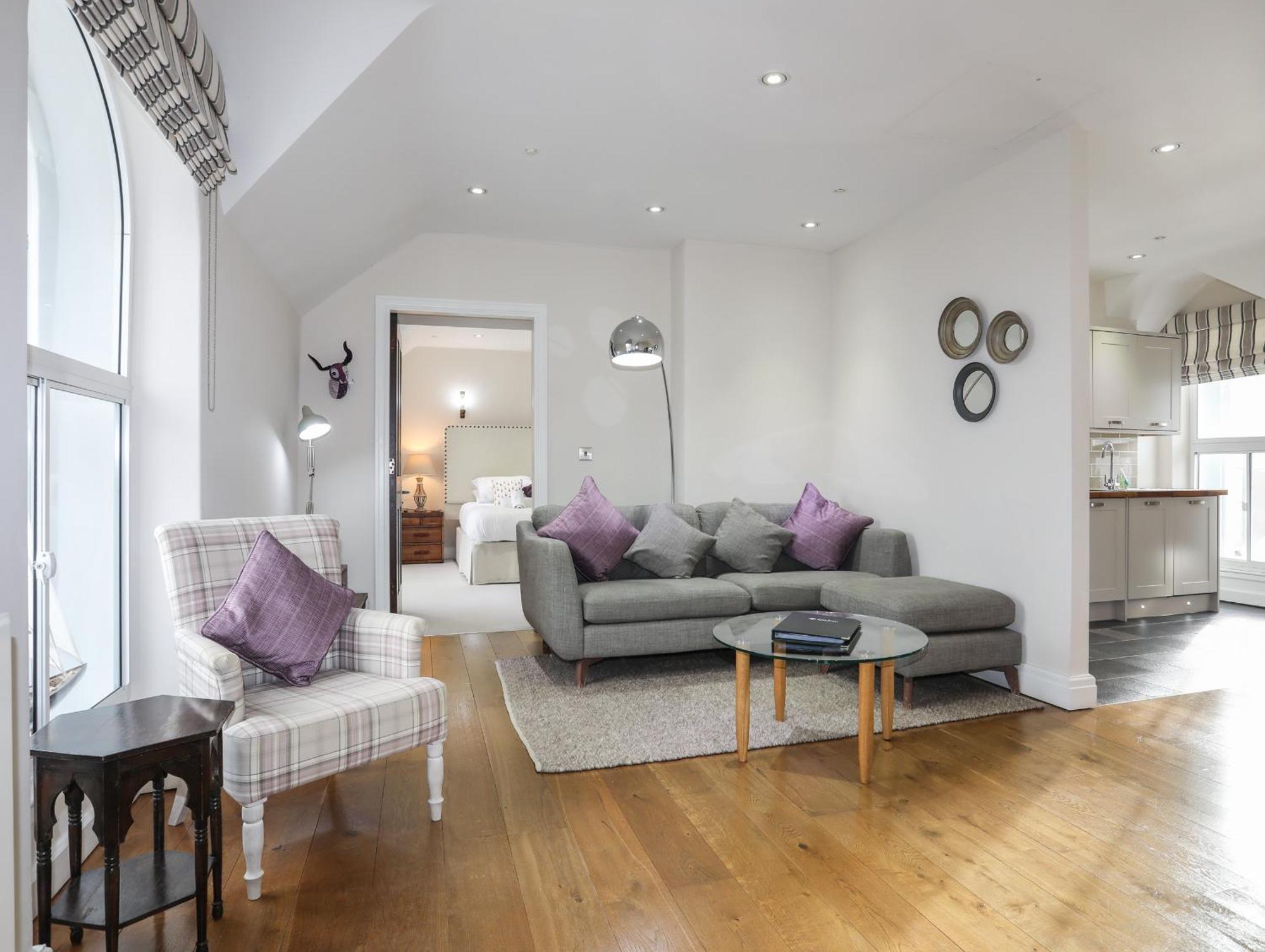 Harlech Apartments - Efnisien Экстерьер фото